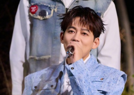 苏醒《披荆斩棘2025》夺得年度X-Leader 高情商发言被赞“好会讲”